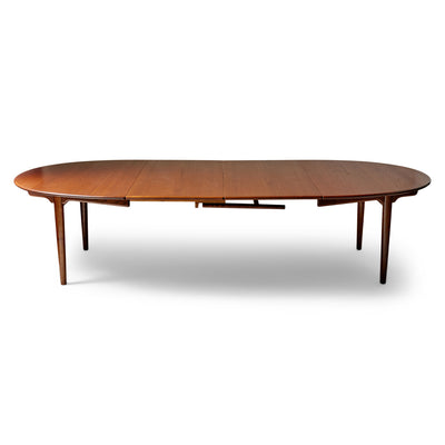 Rare Extension Table in Solid Teak and Oak by Hans J. Wegner for Johannes Hansen