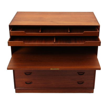 A Solid Teak Drawer Cabinet by Peter Hvidt & Orla Mölgaard-Nielsen - WYETH